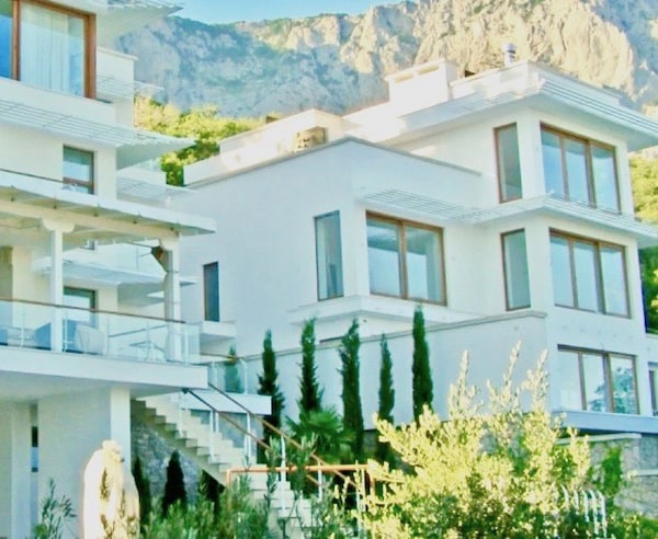 Шикарный дом в Ялте